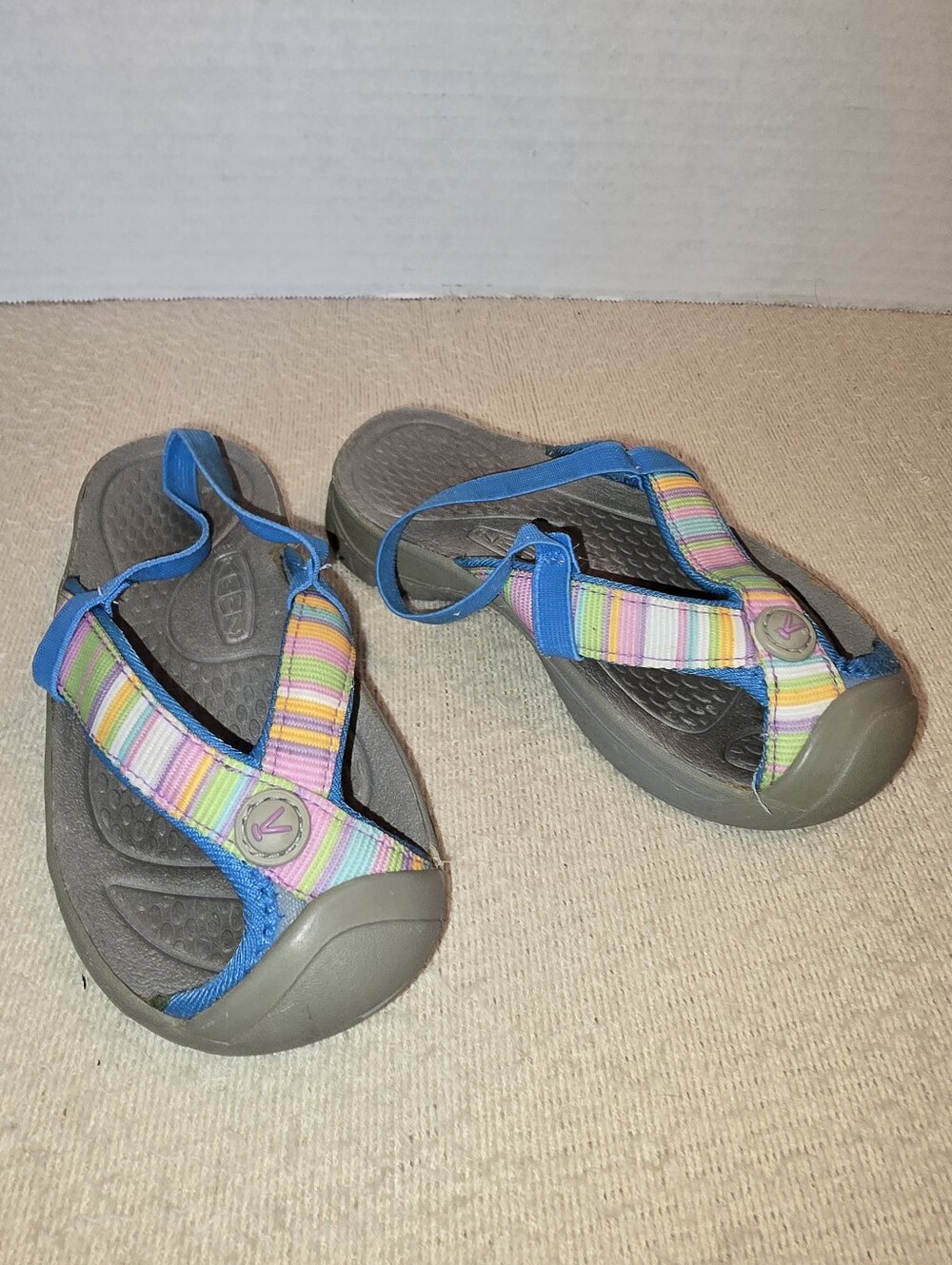 Keen Waimea Flip Flop Kids Multicolor Striped Sandals with Blue Trim size 10